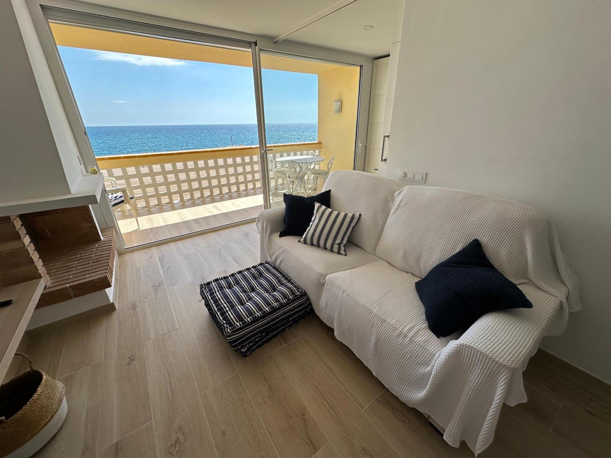 Primera Linea De Mar Apartment *